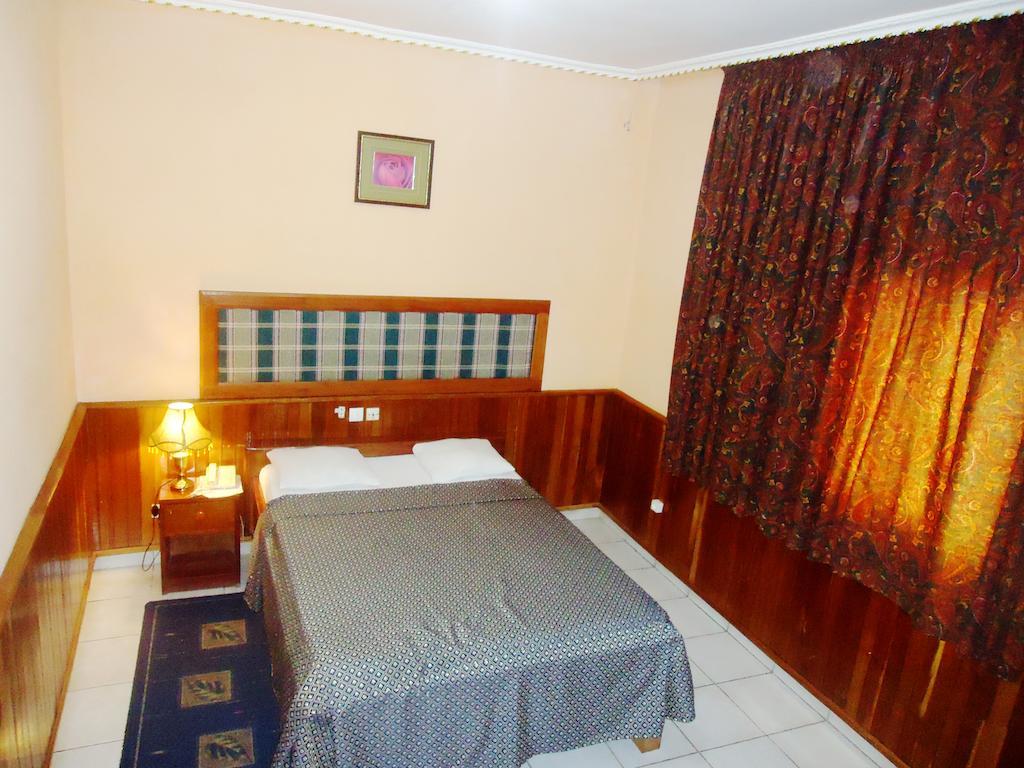 SAFFANA hôtel Douala Kamer foto