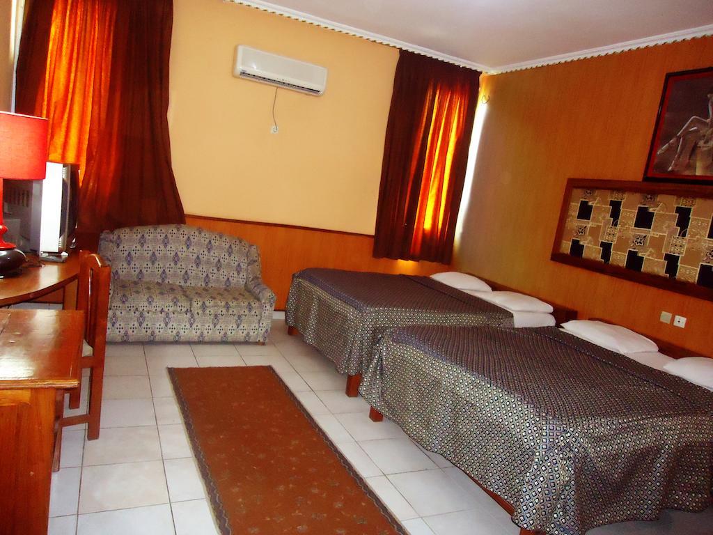 SAFFANA hôtel Douala Kamer foto