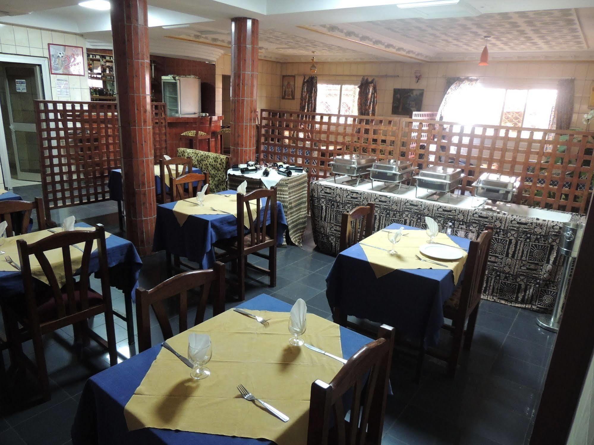 SAFFANA hôtel Douala Buitenkant foto